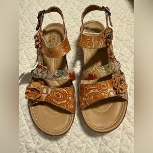 L’Artiste Spring Step Joelina BGEM Beige Multi Sandals NWT Size 40 and US 9